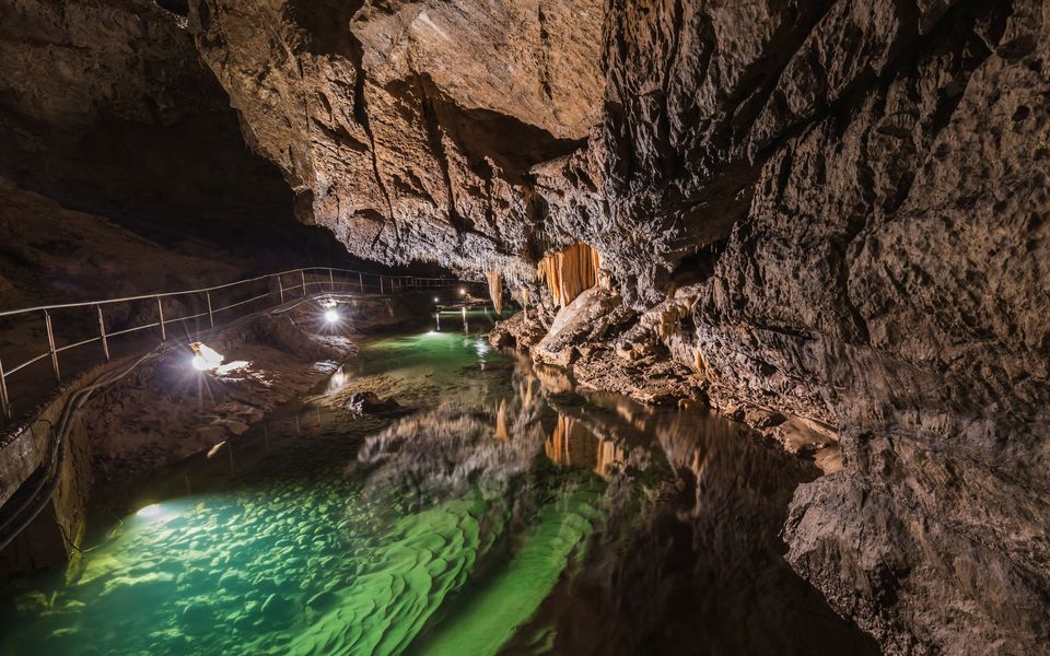 Jaskyňa mŕtvych Netopierov